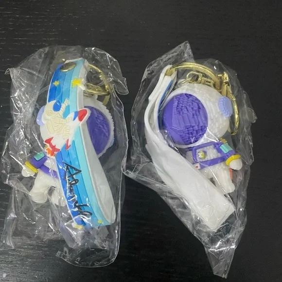Lot of two Astronauts keychain with wristlet bag charm - Picture 2 of 4